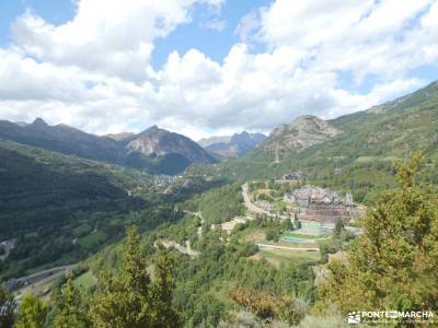 Valle del Tena - Pirineos Atlánticos; valle del cer las presillas ruidera valle de pineta picos de u